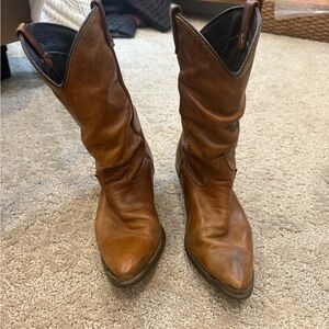 Dingo Vintage Women's Tan Leather Western Boots size 7 1/2